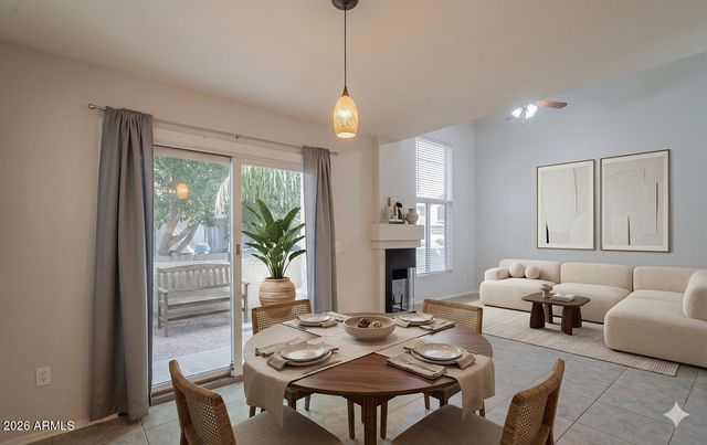 528 S SUNRISE Drive, Gilbert, AZ 85233