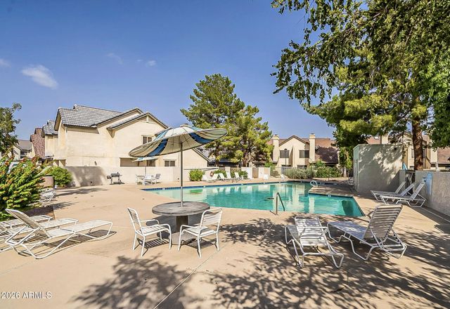 528 S SUNRISE Drive, Gilbert, AZ 85233