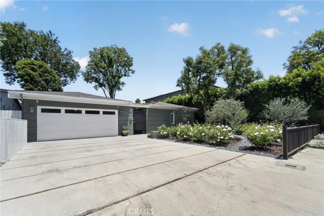 13047 Dickens Street, Studio City, CA 91604