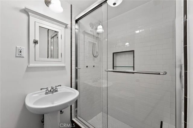 13047 Dickens Street, Studio City, CA 91604