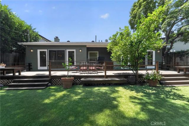 13047 Dickens Street, Studio City, CA 91604