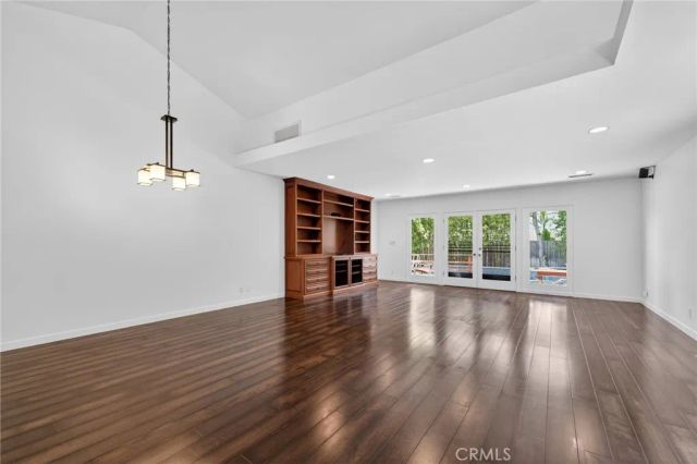 13047 Dickens Street, Studio City, CA 91604