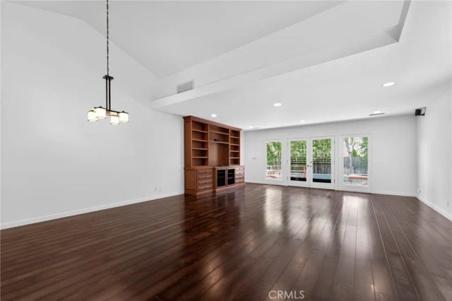 13047 Dickens Street, Studio City, CA 91604