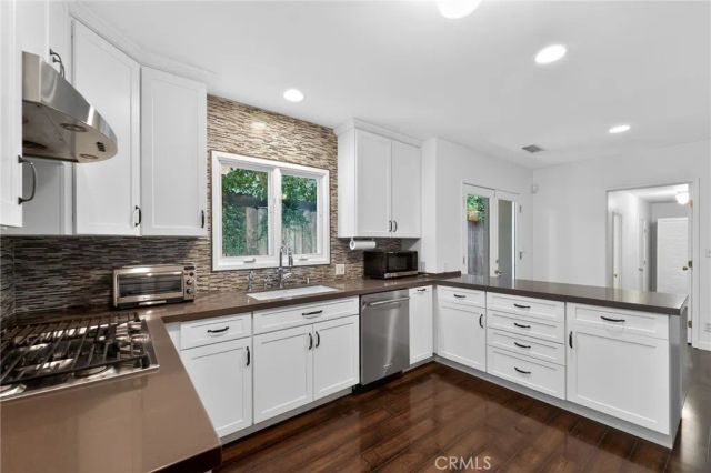 13047 Dickens Street, Studio City, CA 91604