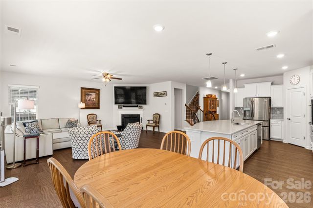 15706 Aviary Orchard Way, Charlotte, NC 28278