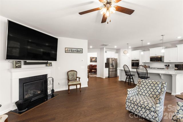 15706 Aviary Orchard Way, Charlotte, NC 28278