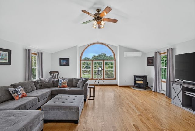 2 Orion Road, Pepperell, MA 01463