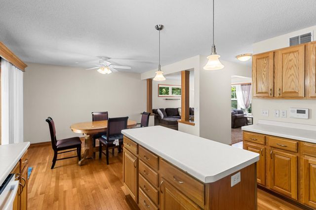 379 Wheelock Parkway E, Saint Paul, MN 55130