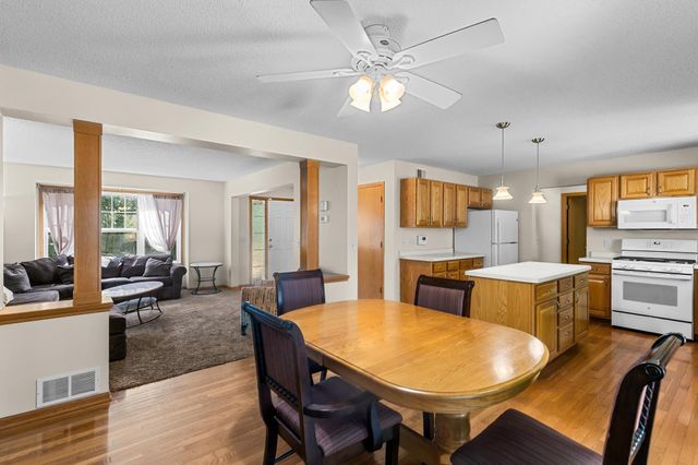379 Wheelock Parkway E, Saint Paul, MN 55130