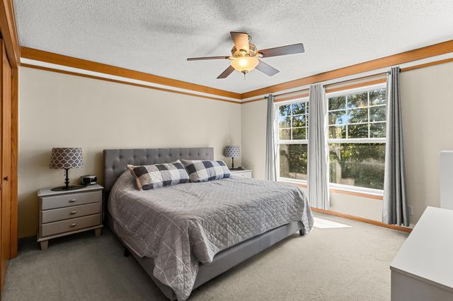 379 Wheelock Parkway E, Saint Paul, MN 55130