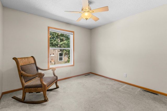379 Wheelock Parkway E, Saint Paul, MN 55130