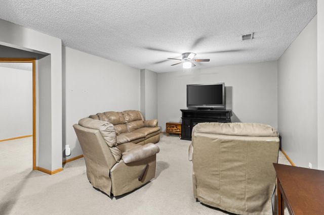 379 Wheelock Parkway E, Saint Paul, MN 55130