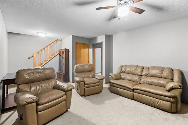 379 Wheelock Parkway E, Saint Paul, MN 55130