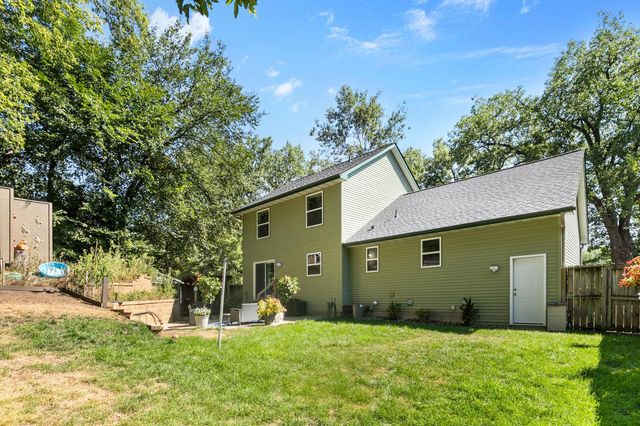 379 Wheelock Parkway E, Saint Paul, MN 55130