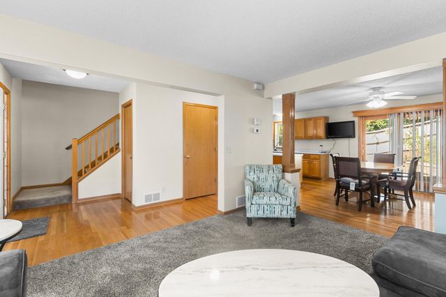 379 Wheelock Parkway E, Saint Paul, MN 55130