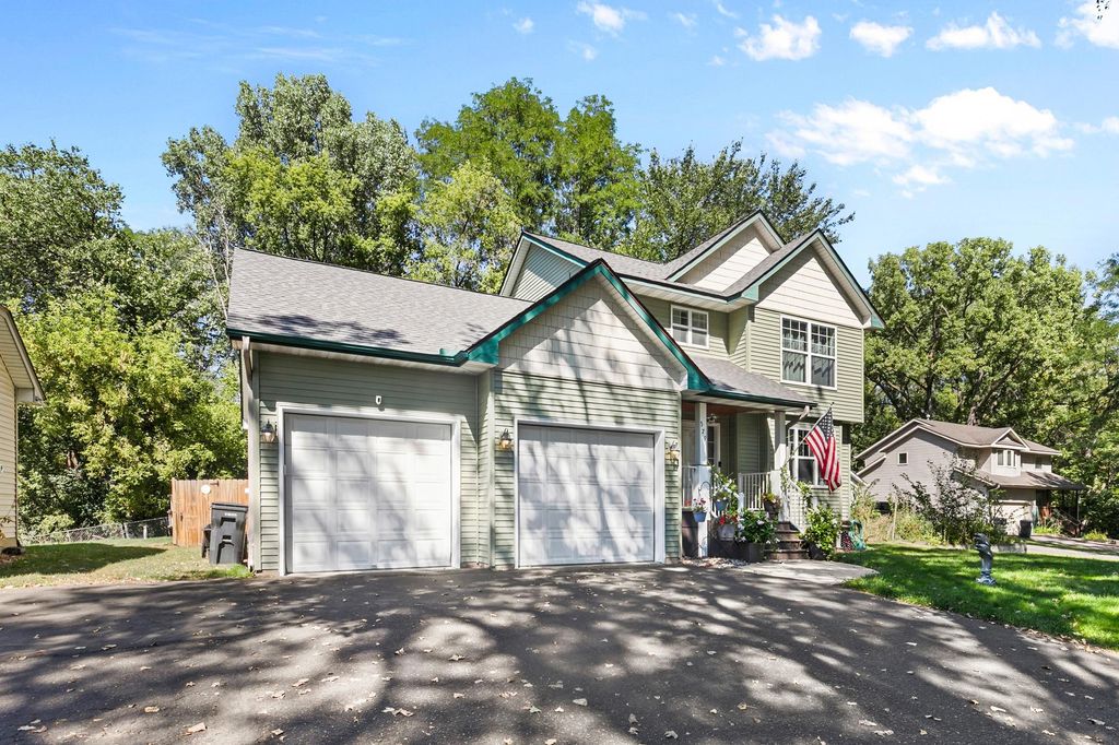 379 Wheelock Parkway E, Saint Paul, MN 55130 — photo 2