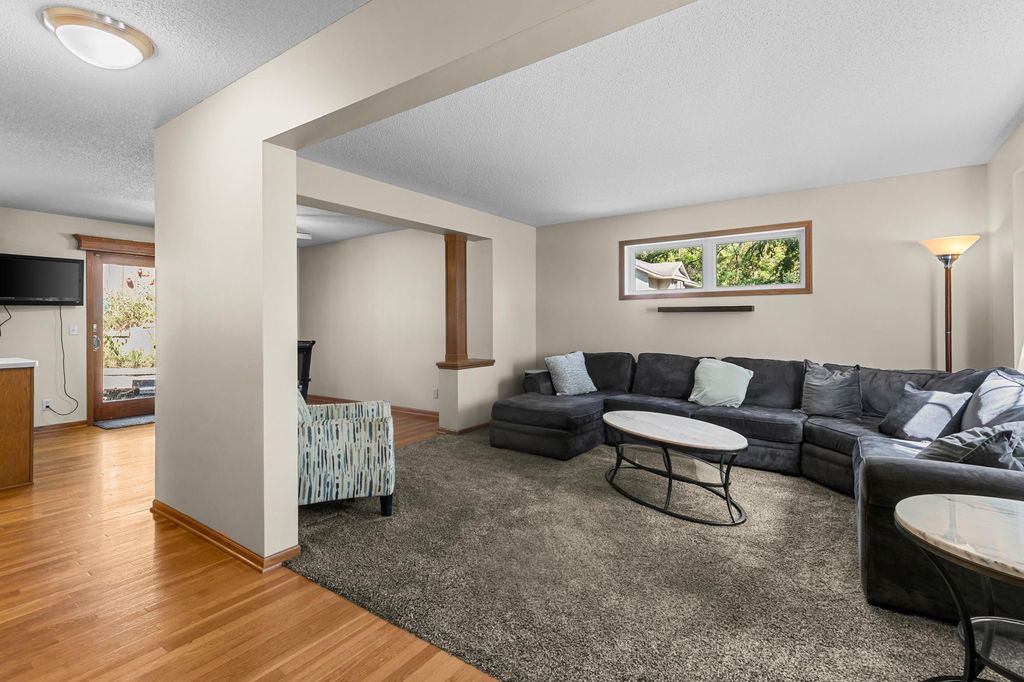 379 Wheelock Parkway E, Saint Paul, MN 55130 — photo 3