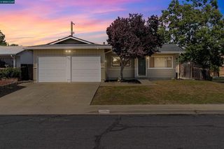 956 Chalet Dr, Concord, CA 94518
