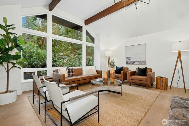 145 Mt Pilchuck Avenue SW, Issaquah, WA 98027