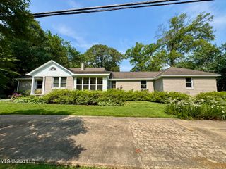 2293 Elm Street, Hernando, MS 38632