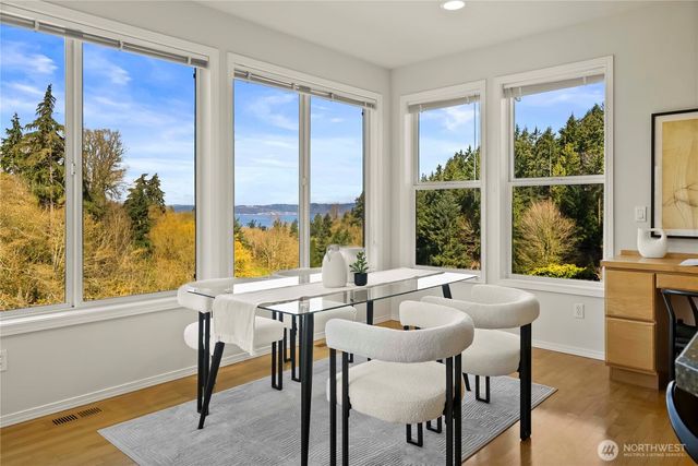 31425 36th Avenue SW, Federal Way, WA 98023