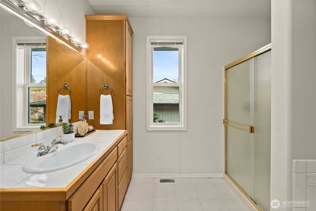 31425 36th Avenue SW, Federal Way, WA 98023