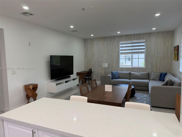 115 Mendoza Ave 201, Coral Gables, FL 33134