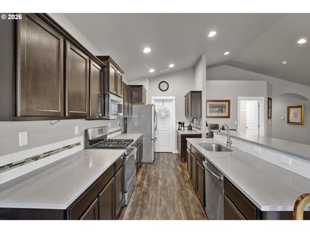 2507 SAN PEDRO Ave Nw, Albany, OR 97321