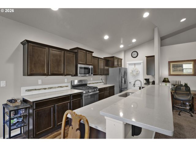 2507 SAN PEDRO Ave Nw, Albany, OR 97321