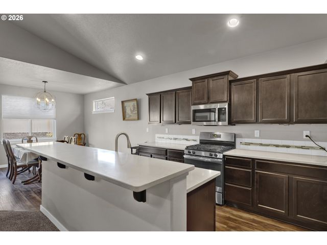 2507 SAN PEDRO Ave Nw, Albany, OR 97321