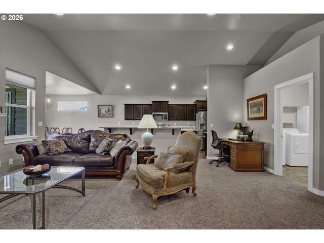 2507 SAN PEDRO Ave Nw, Albany, OR 97321