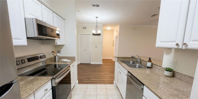 430 SOUTHERN PECAN CIRCLE 101, Winter Garden, FL 34787