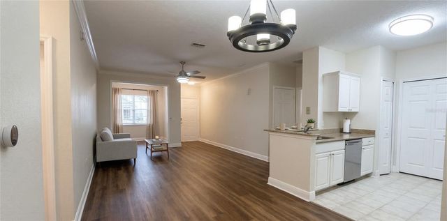 430 SOUTHERN PECAN CIRCLE 101, Winter Garden, FL 34787