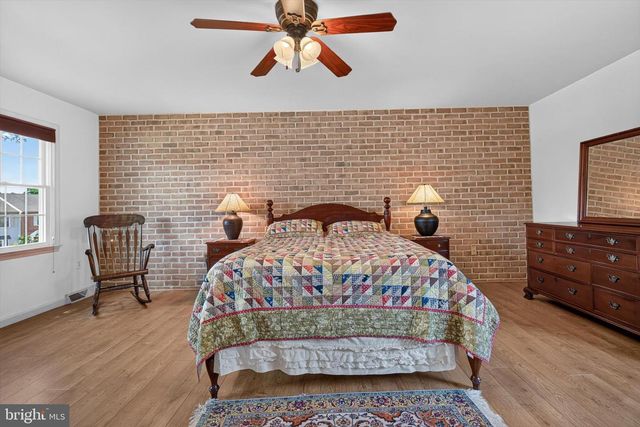 1022 CHELMSFORD DR, Mechanicsburg, PA 17050