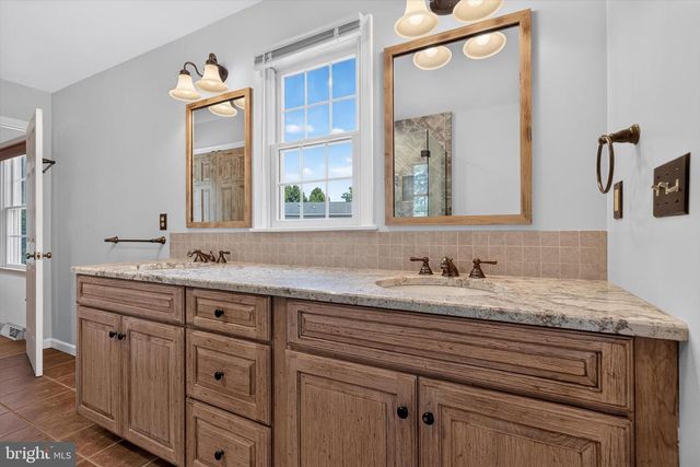 1022 CHELMSFORD DR, Mechanicsburg, PA 17050