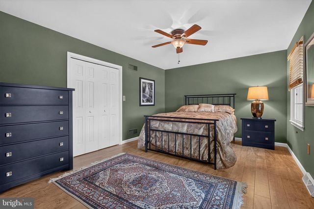 1022 CHELMSFORD DR, Mechanicsburg, PA 17050