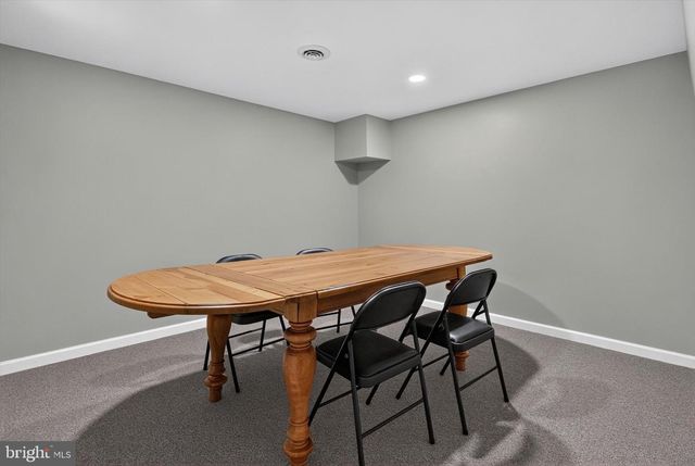 1022 CHELMSFORD DR, Mechanicsburg, PA 17050