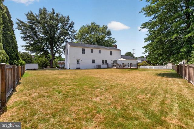 1022 CHELMSFORD DR, Mechanicsburg, PA 17050