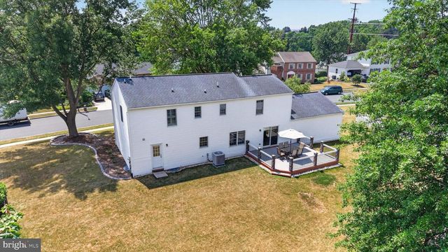 1022 CHELMSFORD DR, Mechanicsburg, PA 17050