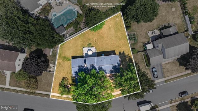 1022 CHELMSFORD DR, Mechanicsburg, PA 17050