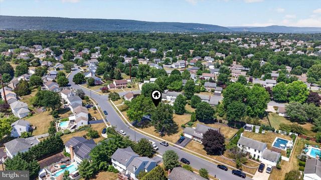 1022 CHELMSFORD DR, Mechanicsburg, PA 17050