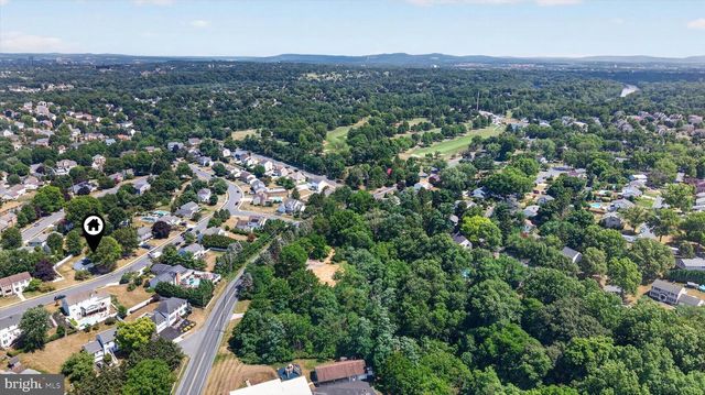 1022 CHELMSFORD DR, Mechanicsburg, PA 17050