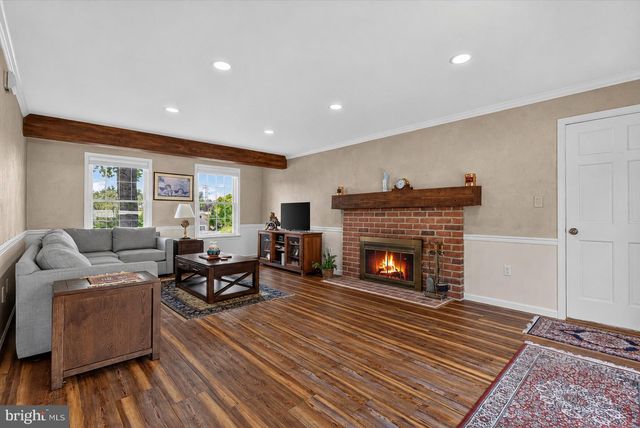 1022 CHELMSFORD DR, Mechanicsburg, PA 17050