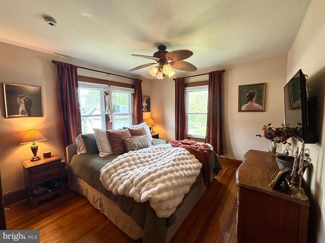 81 N RAILROAD AVE, Pedricktown, NJ 08067