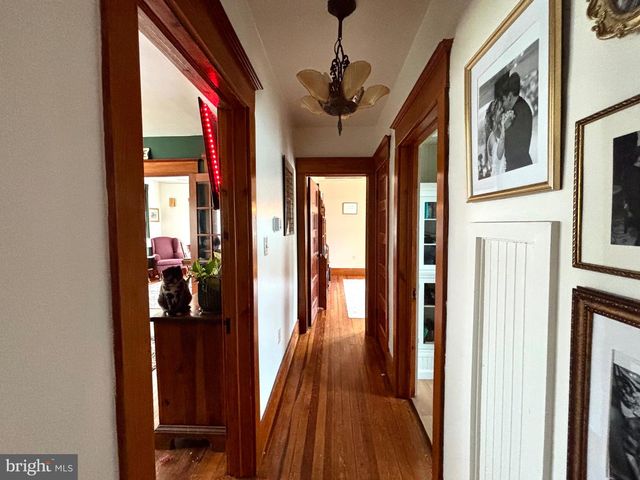 81 N RAILROAD AVE, Pedricktown, NJ 08067