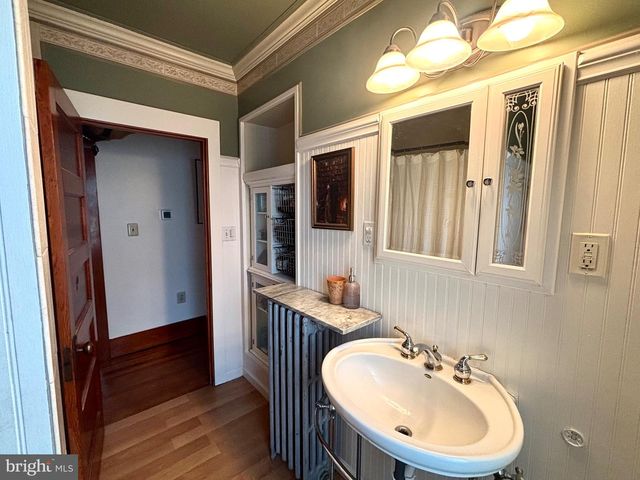 81 N RAILROAD AVE, Pedricktown, NJ 08067