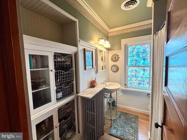 81 N RAILROAD AVE, Pedricktown, NJ 08067