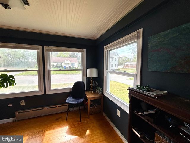 81 N RAILROAD AVE, Pedricktown, NJ 08067