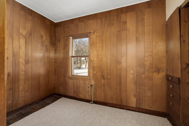 16 Sycamore Street E, Saint Paul, MN 55117