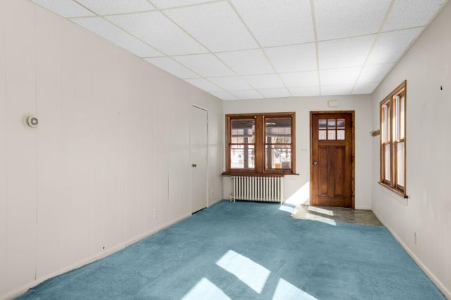 16 Sycamore Street E, Saint Paul, MN 55117